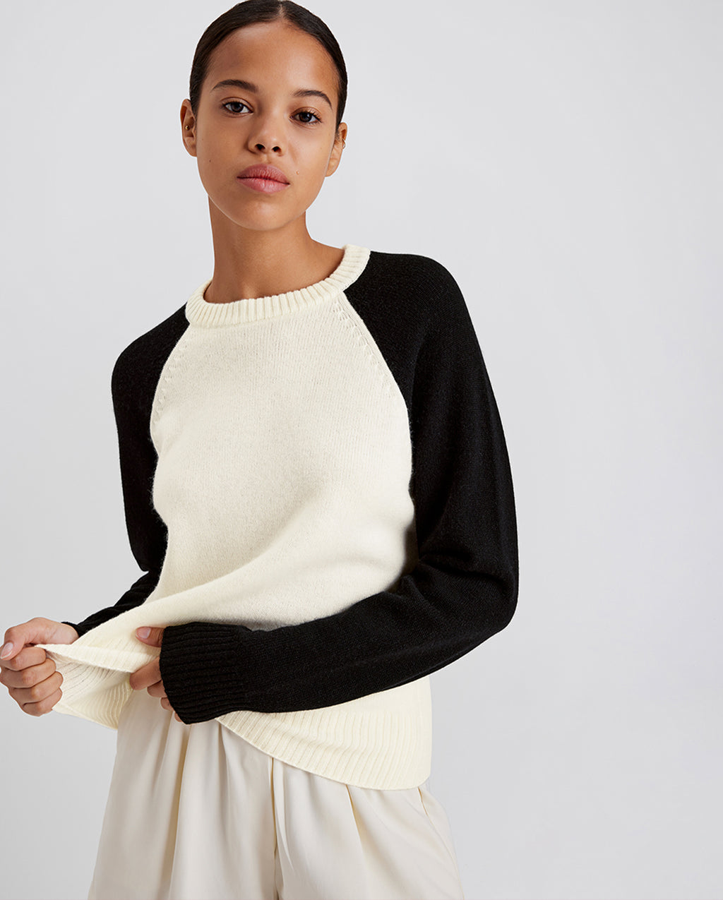 Women: Sweaters & Sweatshirts